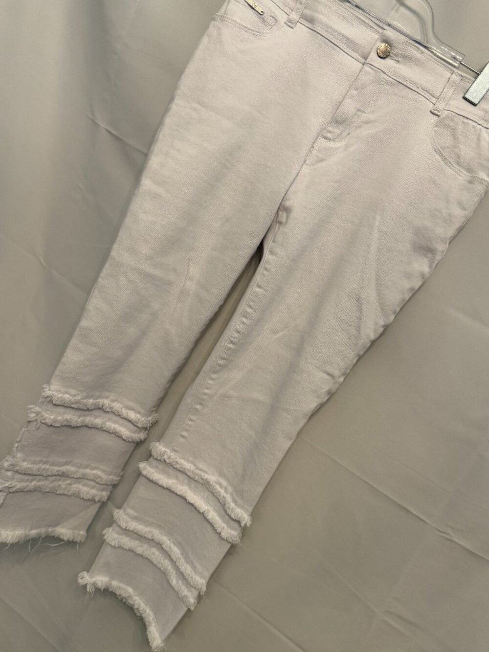 Coco + Carmen White Jeans Medium – With Slimming Panel and Stretch Denim (M)